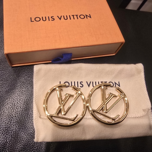 Louise Hoop GM Earrings - Picture 5 of 12